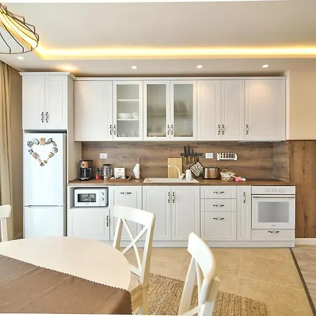 Chaika 203 Apartman *