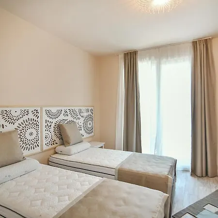 Chaika 203 Apartman *